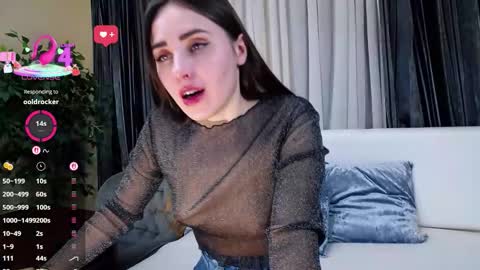 Snapshot of flouvet chatting on November 2025 10:04:02 PM Flouvet online show from November 2025 10:04:02 PM