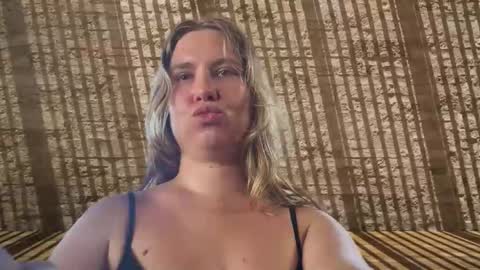 fluffy_bunnyxxx online show from April 2026 06:27:01 AM