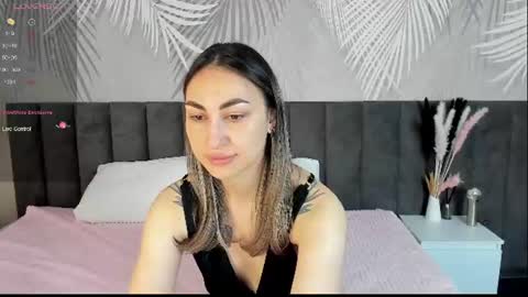 fly_ari online show from June 2026 01:59:02 AM