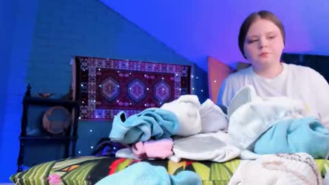 Molly online show from March 2026 04:01:01 AM