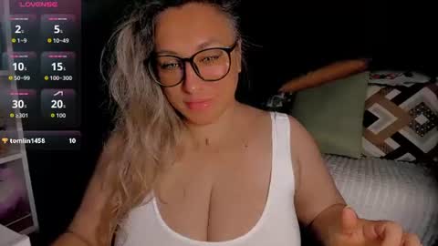 Snapshot of foxxxy__lady chatting on June 2026 02:57:01 AM Kris online show from June 2026 02:57:01 AM