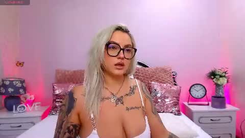 Snapshot of foxxyclarise chatting on July 2026 06:11:01 PM Clarise online show from July 2026 06:11:01 PM