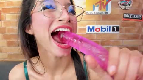 Loren online show from March 2026 06:14:02 PM