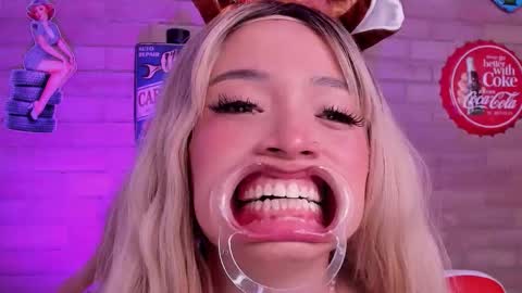 Miss Rhenna online show from December 2025 02:56:02 PM