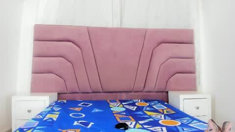 foxyhillx online show from June 2026 09:30:01 PM