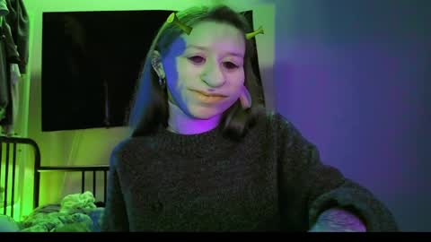 fran_bow online show from April 2026 07:18:02 PM