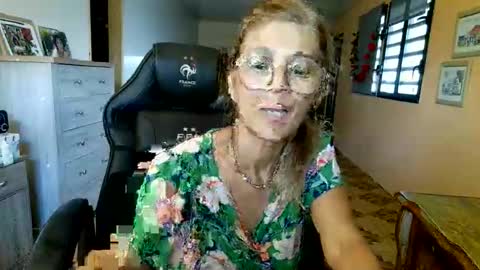 francelune online show from March 2026 12:38:02 PM