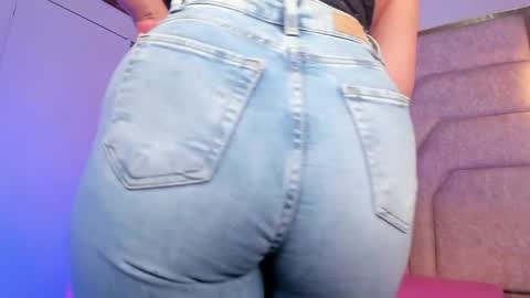 francheska121 online show from April 2026 07:15:01 PM