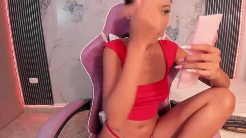 Snapshot of francis_leams chatting on May 2026 07:42:01 PM Laura online show from May 2026 07:42:01 PM