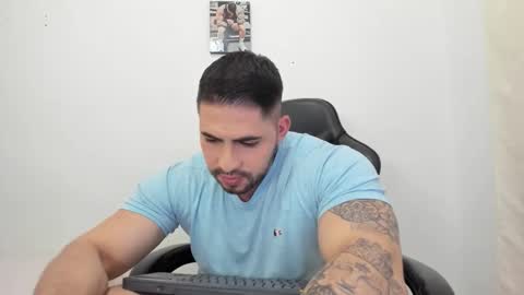 Snapshot of frank_foxx1 chatting on February 2026 05:06:01 AM frank_foxx1 online show from February 2026 05:06:01 AM