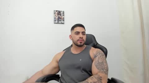 Snapshot of frank_foxx1 chatting on February 2026 06:22:01 AM frank_foxx1 online show from February 2026 06:22:01 AM