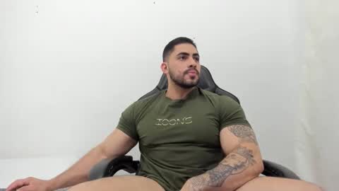 Snapshot of frank_foxx1 chatting on February 2026 01:47:02 AM frank_foxx1 online show from February 2026 01:47:02 AM