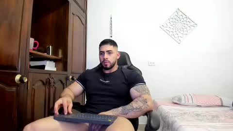 frank_foxx1 online show from May 2026 02:53:01 AM