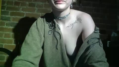 Lily Red online show from April 2026 04:48:01 AM