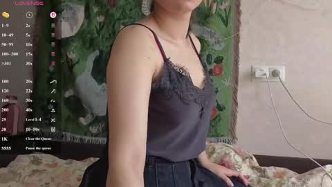 Mia online show from May 2026 05:03:02 AM