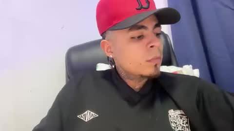 freyva_ online show from April 2026 03:55:01 AM