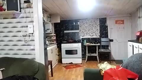 Frizzy girl online show from December 2024 01:14:01 AM