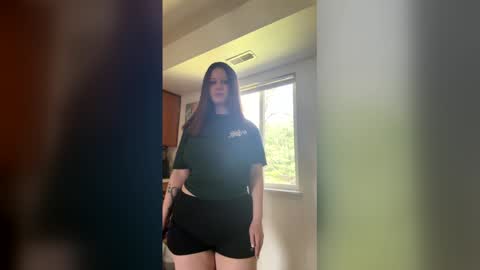 Linnys Palace online show from April 2026 06:43:01 PM