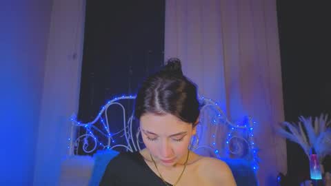 Tiffany online show from September 2025 12:10:02 AM