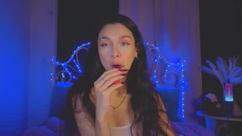 Tiffany online show from September 2025 01:43:01 AM