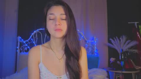 Tiffany online show from December 2025 01:22:01 AM