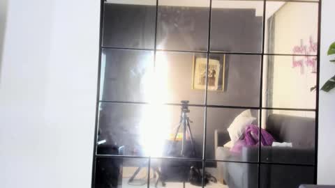 geminis muentes online show from November 2025 08:00:01 PM