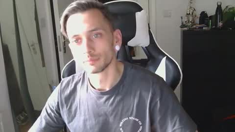 georgek0011 online show from May 2026 06:04:02 PM