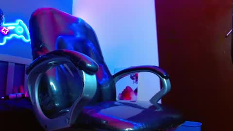 GEORGE online show from January 2025 04:02:01 AM