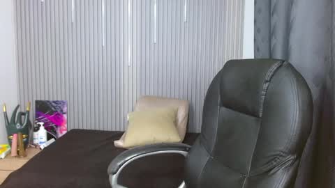 Snapshot of georgesmith_1 chatting on June 2026 02:51:01 AM GEORGE online show from June 2026 02:51:01 AM