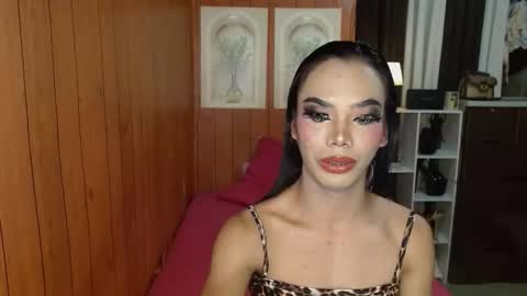 Snapshot of gerogoussidney chatting on November 2025 02:11:01 PM Sidneymorens online show from November 2025 02:11:01 PM