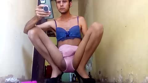 Gaby online show from October 2025 03:12:01 PM