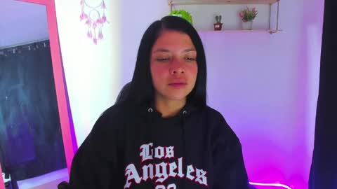 giaaaa   online show from April 2026 12:11:02 AM