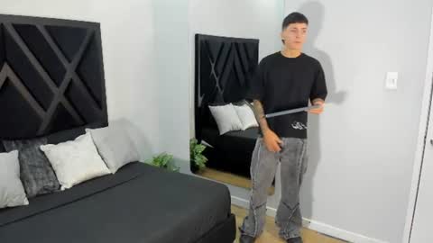 Snapshot of gian_rossii chatting on June 2026 11:22:02 AM GIAN online show from June 2026 11:22:02 AM