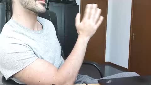 gianniamalfi online show from April 2026 02:07:02 PM