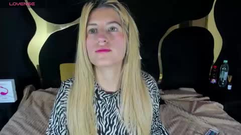 GiaRoussel online show from February 2026 04:37:02 PM