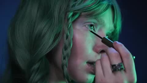        im expecting 350 thumbs up on my altar   online show from March 2026 10:09:01 PM