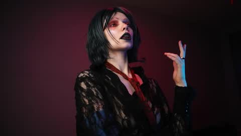        im expecting 350 thumbs up on my altar   online show from April 2026 10:21:02 PM