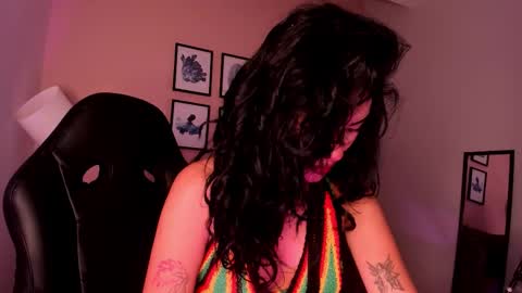 Giovanna  online show from November 2025 10:14:02 AM