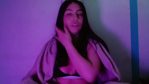 Alejandra online show from June 2026 05:20:02 AM