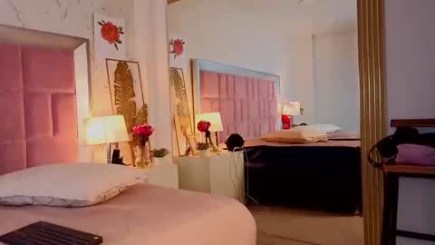 Giselle Tompos online show from April 2026 03:31:01 PM