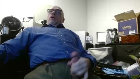 glaikind925958 online show from April 2026 03:06:01 AM