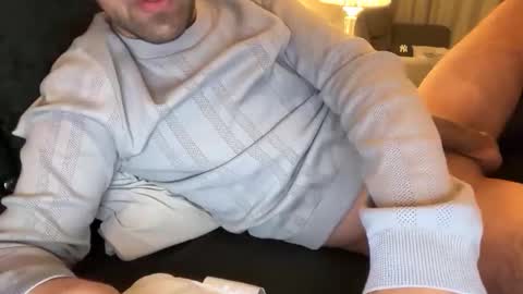 Glamour online show from November 2025 12:09:02 AM