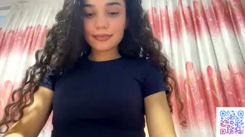 Snapshot of glendarobinson chatting on July 2026 07:01:02 AM Elly online show from July 2026 07:01:02 AM