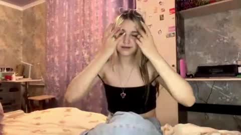 Kelly online show from April 2026 08:57:02 PM