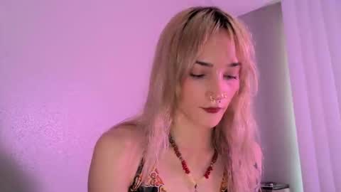 GloomieBear online show from April 2026 11:40:02 PM