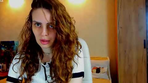 Snapshot of gloria_wood chatting on June 2026 07:14:02 PM Gloria Wood online show from June 2026 07:14:02 PM