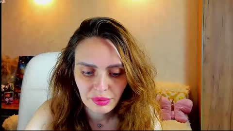 Snapshot of gloria_wood chatting on July 2026 09:18:01 PM Gloria Wood online show from July 2026 09:18:01 PM