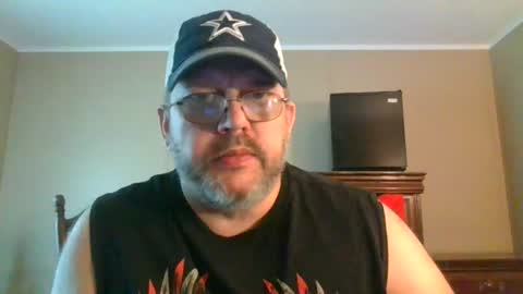 Snapshot of gobey33 chatting on July 2026 06:10:02 PM IDKIDCIDGAF online show from July 2026 06:10:02 PM