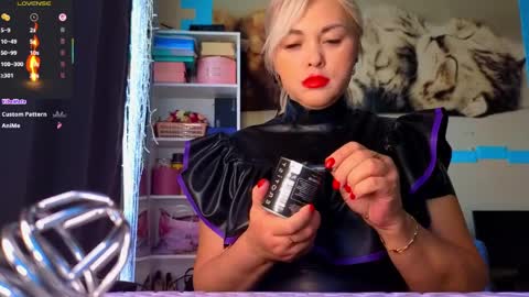 Mrs. Isabella online show from April 2026 03:11:01 AM