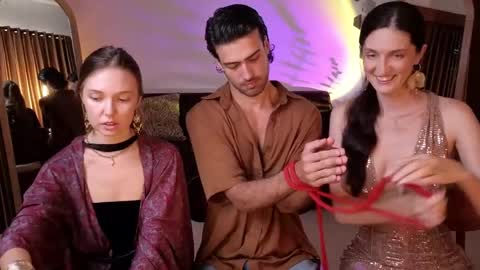   330 UTC2 girls   online show from April 2026 02:37:02 AM